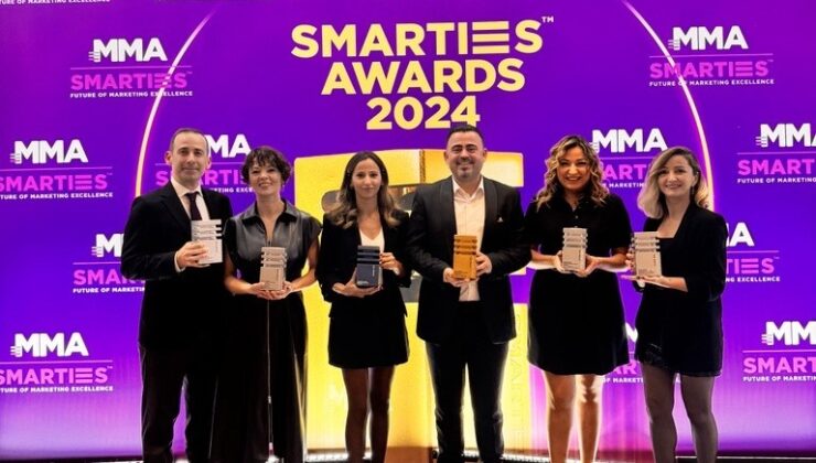 Teknosa Smarties Awards Türkiye’de Yılın Markası Seçildi